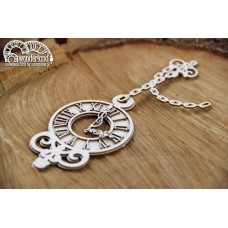 Chipboard Wonderland - klok aan een ketting